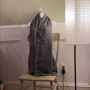 Women’s cashmere scarf